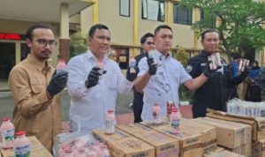 Polisi Bongkar Jaringan Penjualan Susu Kedaluwarsa di Bogor, Dua Pelaku Ditangkap