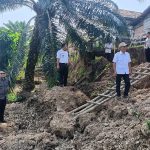 Lurah Ngulak Tinjau Langsung 9 Rumah Terdampak Longsor