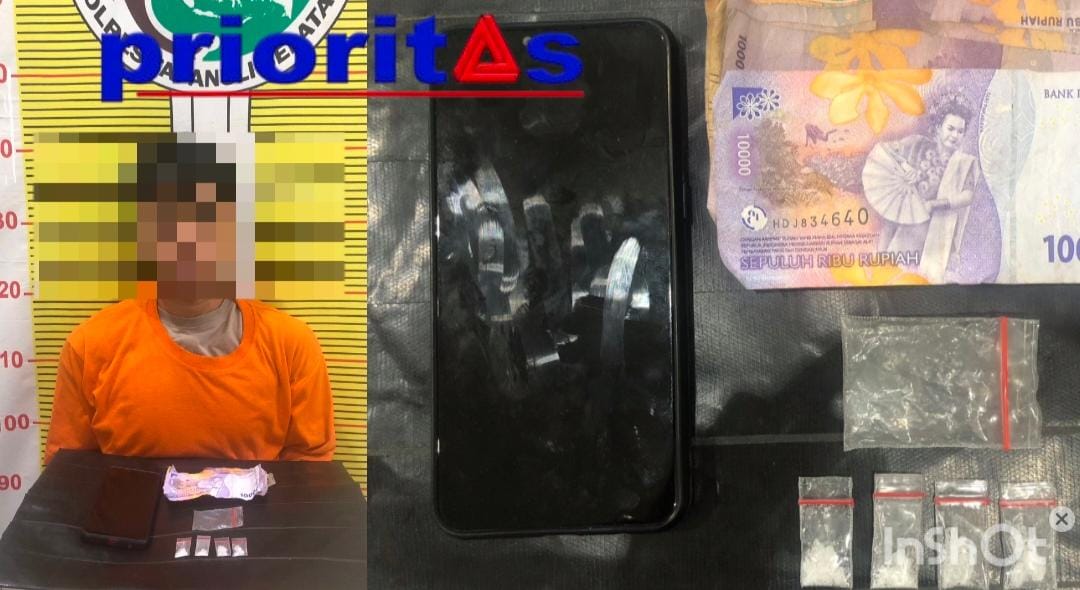 Pelaku dan barang bukti di ruang penyidik Satres Narkoba polres tapsel