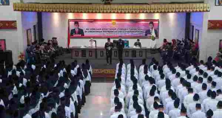 Wali Kota Lis Resmi Kukuhkan 525 ASN Baru, Serukan Profesionalisme dan Nilai BERAKHLAK di Lingkungan Pemkot Tanjungpinang