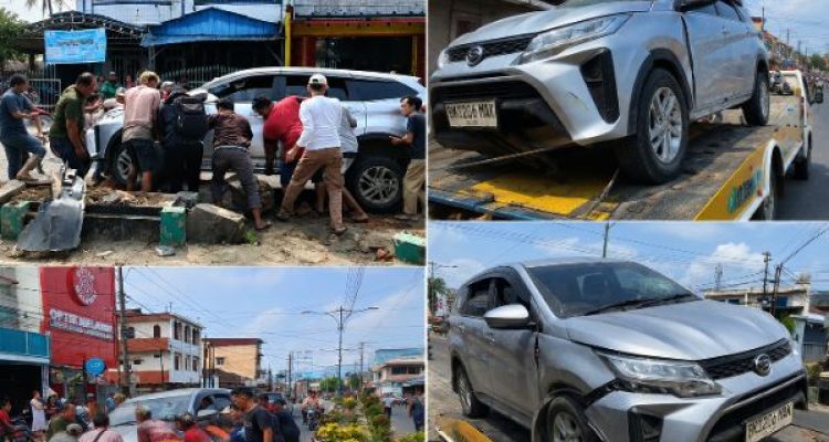Hindari Pejalan Kaki, Daihatsu Terios Tabrak Pembatas Jalan di Padangsidimpuan